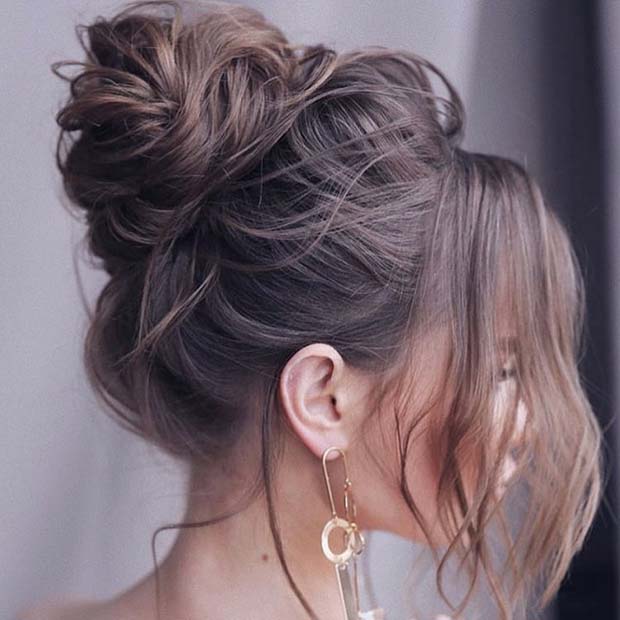 21 Cute and Easy Messy Bun Hairstyles | StayGl