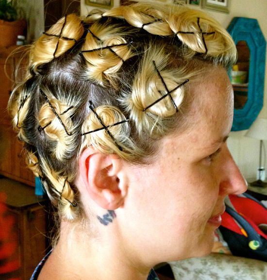 Hair Tutorials : Pincurl your own hair for major no-heat waves and .