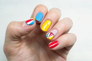 Summer Nails: Playful Beach Nail Design - Mo