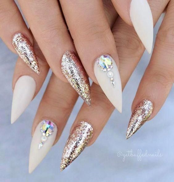 20 Best Stiletto Nails Designs Trendy for 2019 #acrylicnaildesigns .