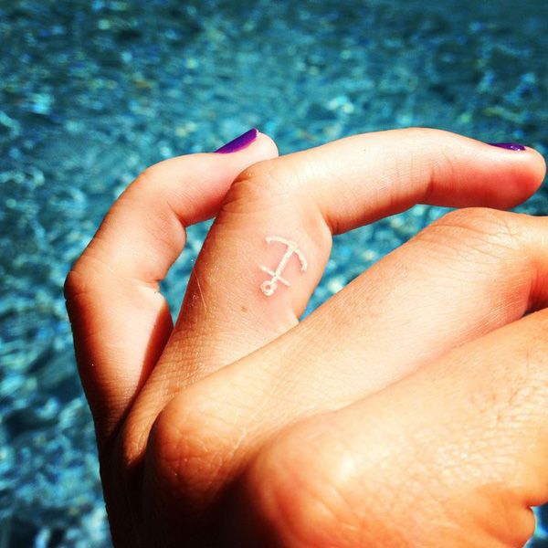 Pretty Finger Tattoo Designs for Fashionistas - Pretty Desig