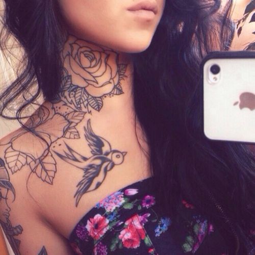 Pretty Neck Tattoos for Women