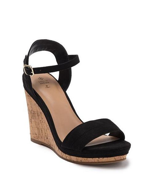 Pretty Wedge Sandals for Spring