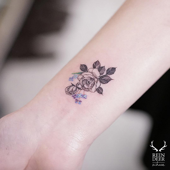 65 Adorable Wrist Tattoos All Women Should Consider - TattooBle