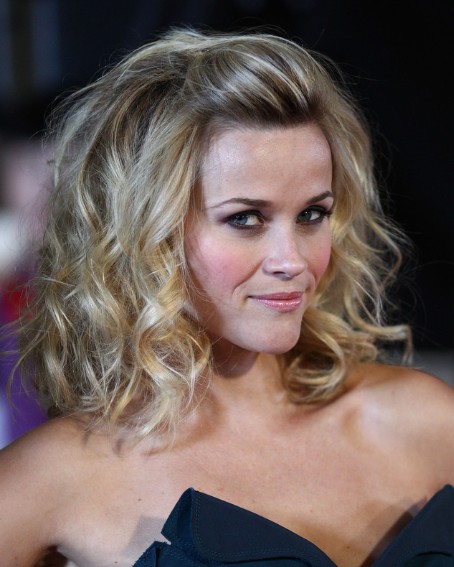 Reese Witherspoon Wavy Hairstyles - PoPular Haircu