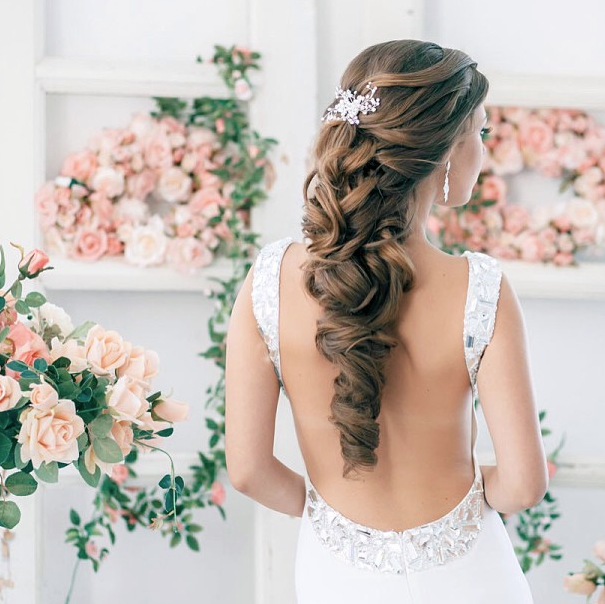 20 Romantic Wedding Hairstyles We Love - MODweddi