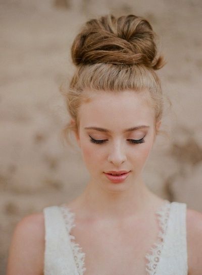 12 Romantic Buns You Must Have for Summer - Pretty Desig