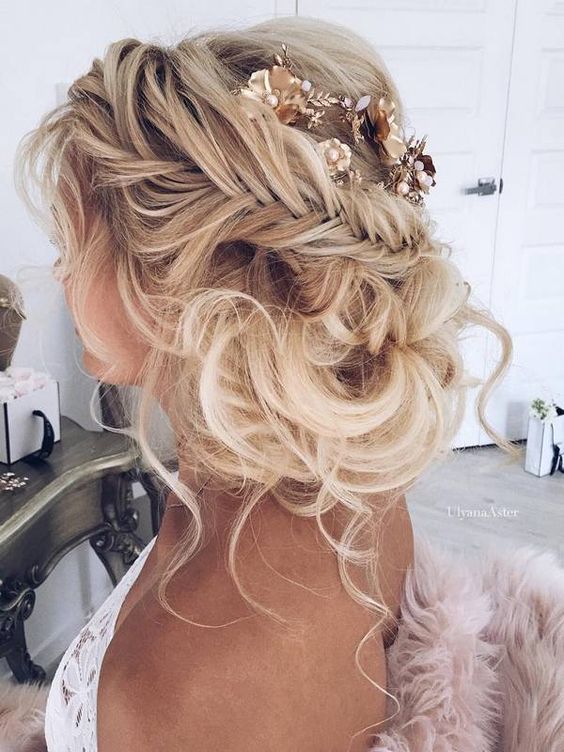 20 Romantic Wedding Hair Ideas for Spring 2020 | Frisuren .