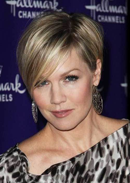 30 Short Hairstyles For Women Over 40 - Stay Young And Beautiful .