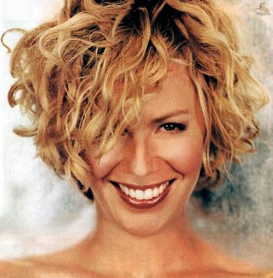 Hairstyle Artist Indonesia: Trendy Short Curly Hairstyles for .