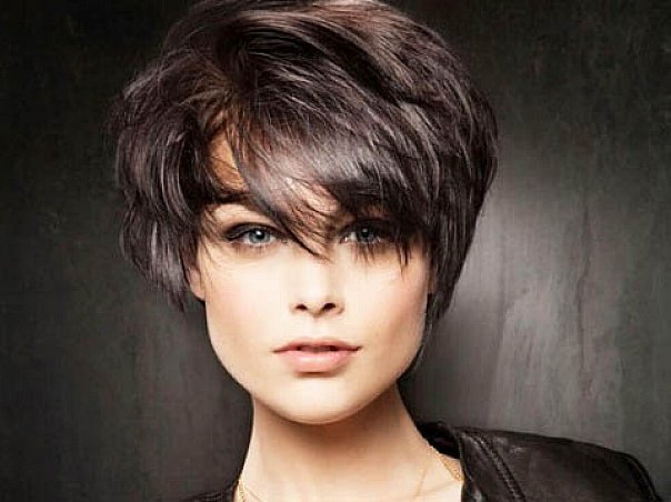 60 Unbeatable Short Hairstyles for Long Faces [202