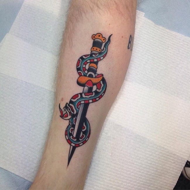 Animated Snake And Dagger Tattoo On Leg | Snake and dagger tattoo .