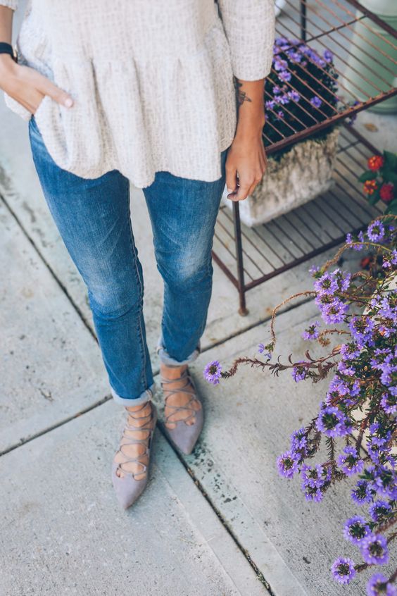 25 Spring Outfit Ideas with Fla