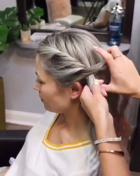 Stunning braided hairstyle tutorial video | Hair Tutorials ♥ in .