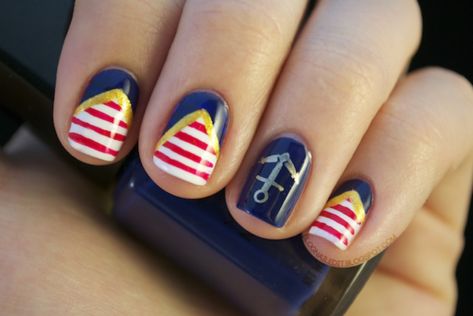 Summer Nail Designs to Have: Nautical Nails | Sommer nägel designs .