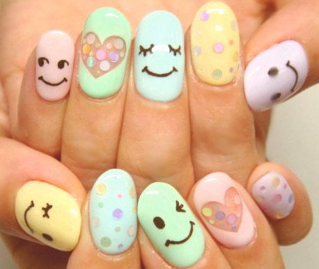 13 Super Cute Happy Face Nail Designs - Pretty Desig