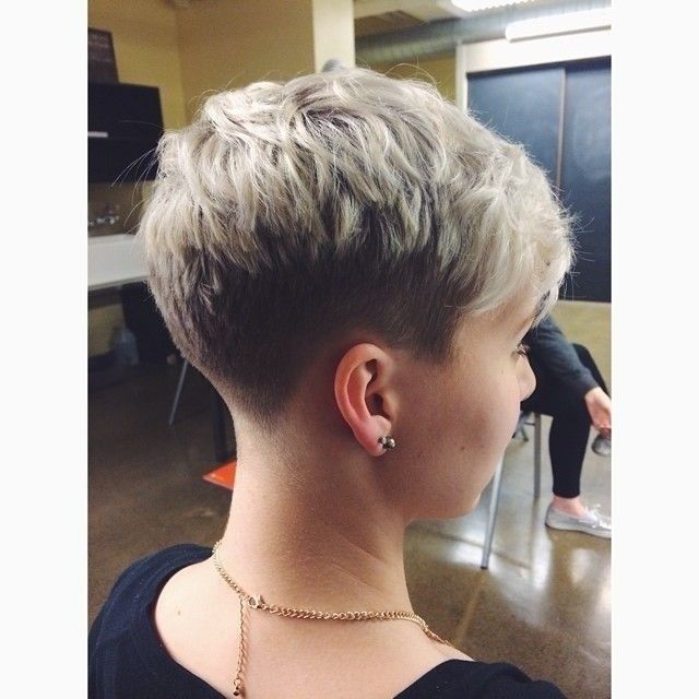 Super Easy Pixie Haircuts for Women