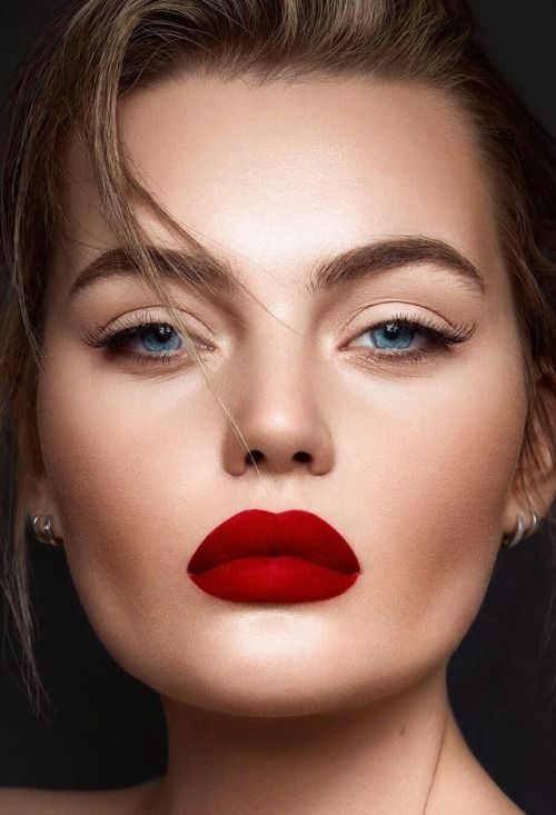 Top Magical Red Lipstick Makeup Looks
