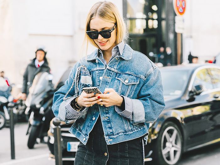 How to Wear the Oversize Denim Jacket Trend | Who What We