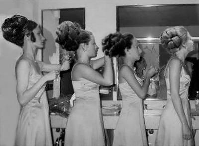 Cool, great photo, looks like prom night, gosh every girl had an .