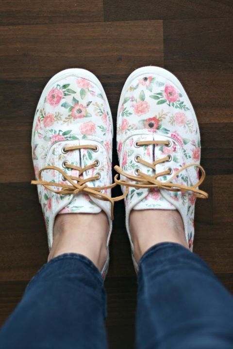 Fun ways to decorate your sneakers! | Floral shoes, Shoe makeover .