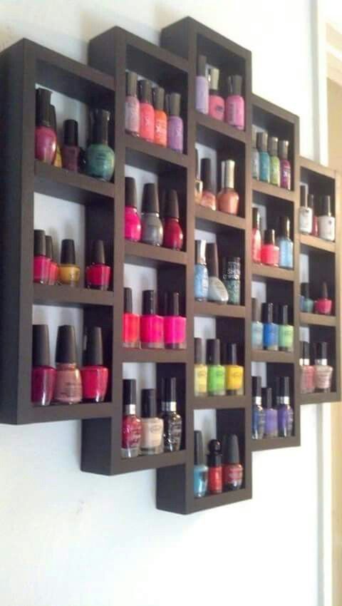 Great way to store nail polish at your fingertips! | Beauty room .