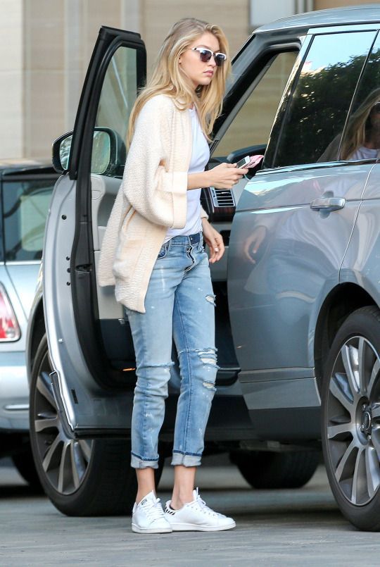 6 Ways to Wear a Pair of White Sneakers | Gigi hadid outfits .