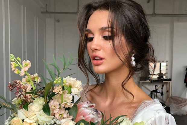 The Ultimate Guide to Wedding Hair: 52 Styles That Are Easy to .