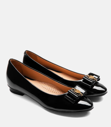 Ladies' black ballerinas 43005-L0-00 from 2019/2020 collection .