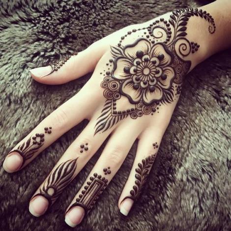 250+ Henna Tattoo Designs Easy for Beginner with Best Kits Col