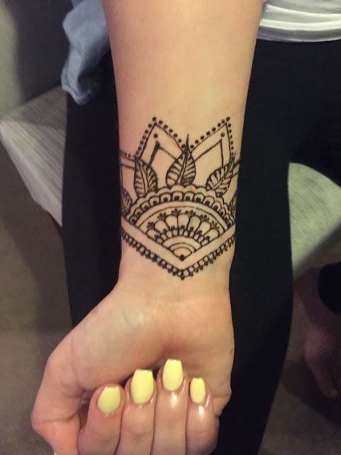31 Unique Henna Tattoo Designs For Women | Wrist henna, Henna .