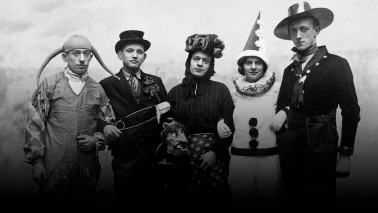 Halloween Costumes Through the Decades: Photos - HISTO