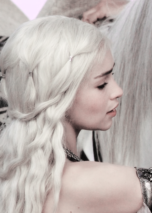 Daenerys Hair Detail. It's not a braided hairstyle but Daenerys .