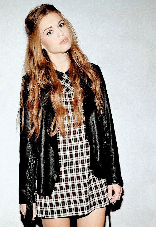 Lydia Martin Inspired Outfits-20 Top Lydia Dresses to Copy This Ye