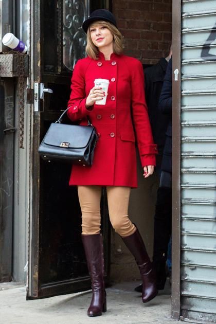 Somehow Taylor Swift's Street-Style Game Just Keeps Getting Better .