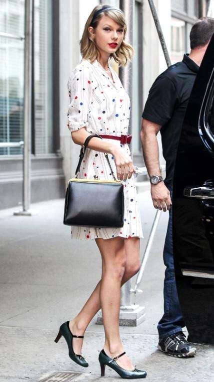Taylor Swift's Best Street Style Looks | Taylor swift street style .