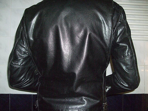 Can I wear leather during the summer? | Leathercult.c