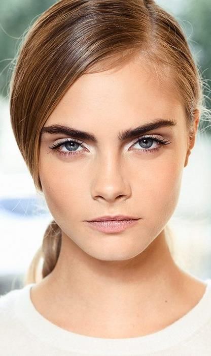 deep side part + bold brows + natural makeup // #beauty #makeup .