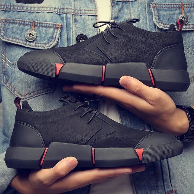 Brand High quality all Black Men's leather casual shoes Fashion .