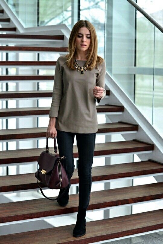 Love!! So simple and cool! Blacks slacks with the neutral looser .
