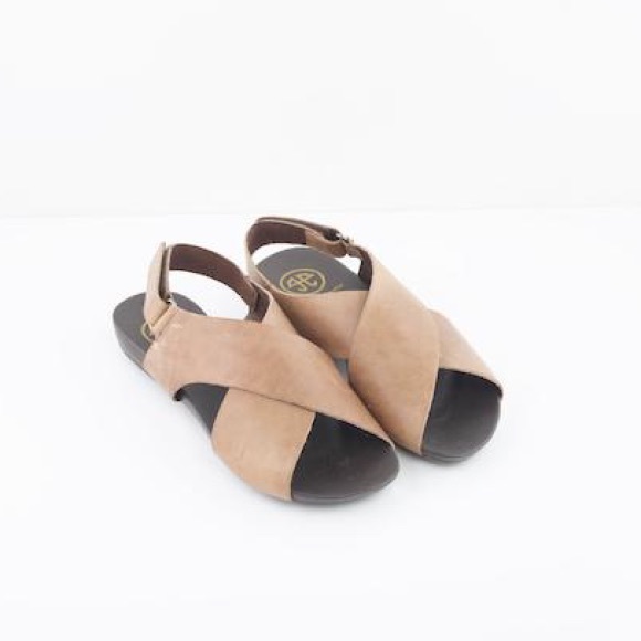 gabriela ephrem Shoes | New Leather Crossover Sandals | Poshma