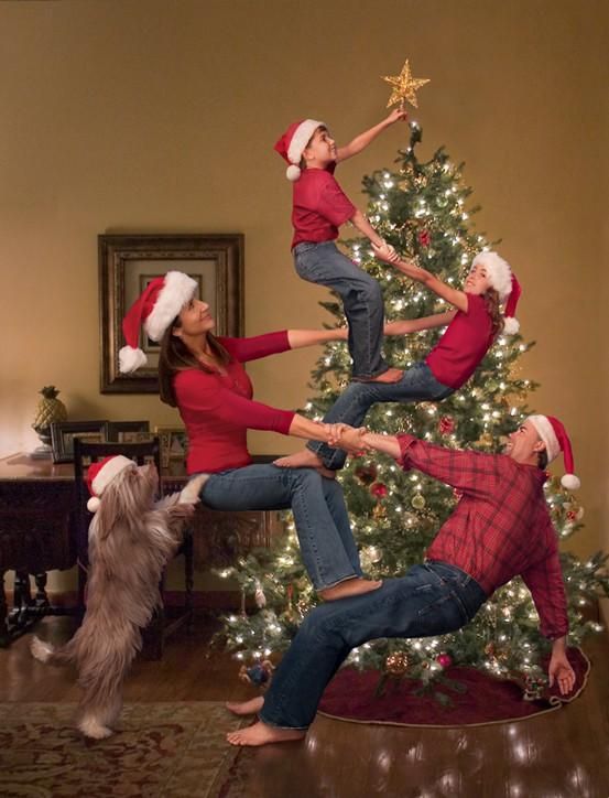 25 more cute Family Christmas picture ide