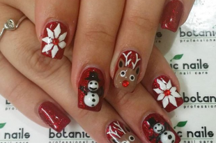 30 Festive and easy Christmas nail art designs you must try .