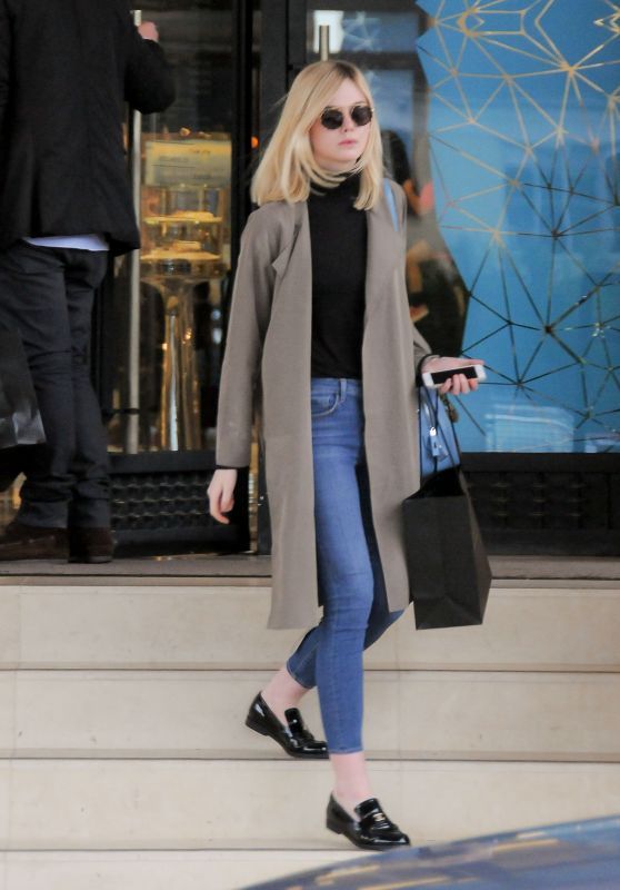 Elle Fanning Casual Style - at Barney | Elle fanning style, Simple .