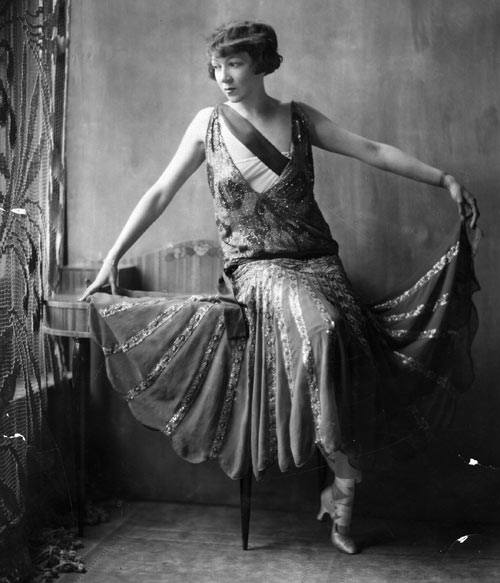 Fashion that Roared: 1920s Evening Wear - ABC Ne