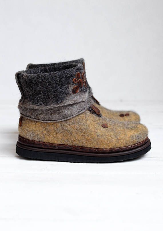 Felted shoes- Ankle wool boots- Woman wool shoes- Felted boots .