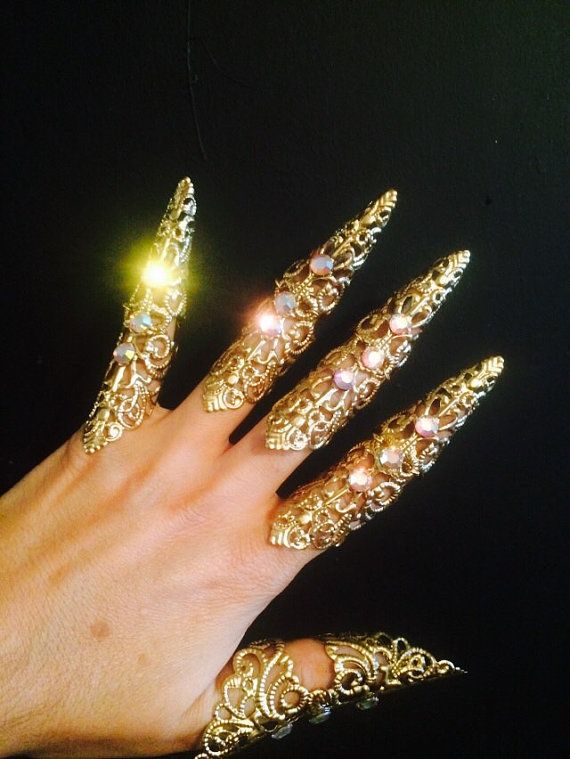 Full finger claw rings nail guards made in gold | Fantasy jewelry .