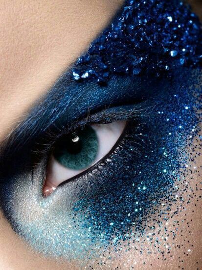 Galaxy Inspired Eye Makeup Ideas in 2020 | Galaxy makeup, Eye .