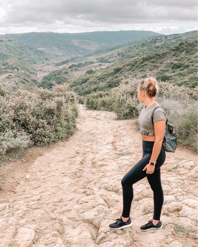 37 Hiking Outfit Ideas for Women to Wear This Summer
