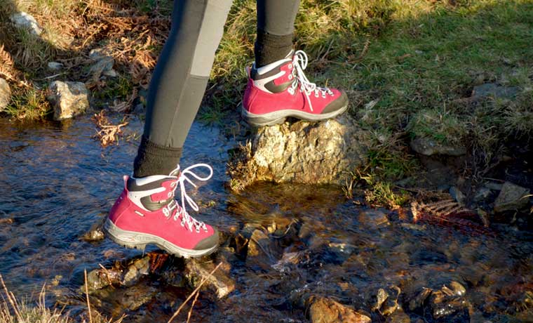 Best Hiking Boots for Women: 14 Pairs for Female Feet in 2020 .